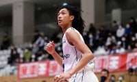 横浜のジェイコブス晶がSR渋谷戦で初得点、Bリーグ最年少得点記録を更新！