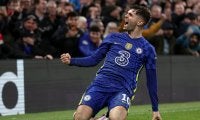 ｢これぞ世界一クラブの貫禄｣！チェルシーFWのゴールが｢凄い｣!!カウンターからあっという間にゴールへ｢CL決勝T1回戦｣リール戦勝利に導く｢技あり決勝弾｣！