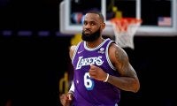 レブロンの代理人がチームとの関係悪化報道を否定「彼とレイカーズに問題はない」