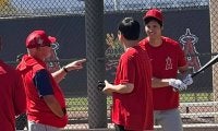 【MLB】大谷翔平、二刀流キャンプインで特大140m弾　指揮官は開幕投手を熟考「アイデアある」