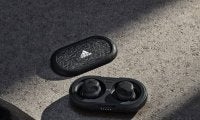 アディダスから初の完全ワイヤレスイヤホン登場