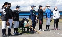 中学生～還暦間近“驚きのチーム編成”　年齢問わず女子選手たちが野球できる受け皿