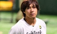鷹が左肩負傷の柳田を抹消、オリはコロナ陽性の伏見に代わり松井昇格　7日の公示