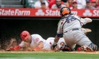 【MLB】実況思わず「嘘ですよね？」　“神タッチ”も生還ならず、場内はブーイングの嵐