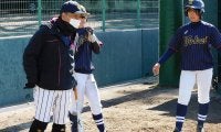 「五寸釘」が“素早く正確な送球”習得の助けに　肘と手首の使い方を自然に養える