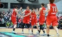 我慢のバスケでトヨタ自動車が富士通を逆転。連覇へあと1勝