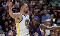ベンチ出場で27得点を奪ったカリー…ウォリアーズが1回戦突破に王手／NBAプレーオフ