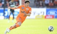 「未来の日本代表エース」清水エスパルスの20歳MFが「柔らかすぎるトラップ」!異常なボールコントロールでパントキックを「ビタ止め」