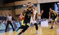 「史上最強」の昇格組で躍動　バスケB2の昨季MVP、勝負どころで光った1on1の強さ