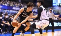 “密着マーク”で相手司令塔を封殺　バスケ三河の23歳エース、CS圏内死守へ圧巻プレー