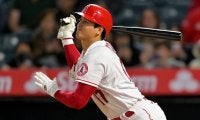 「大谷ルールの効果だ！」大谷翔平の今季２勝目にファン熱狂！降板後も２安打１打点でエンゼルスの首位浮上を後押し