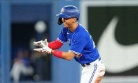 加藤豪将、MLB初安打記念球で同僚がいたずら　お茶目な“犯人”に米反響「楽しそうだ」