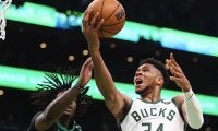 バックスがセルティックスとの初戦を制す…アデトクンボがトリプルダブル／NBAプレーオフ