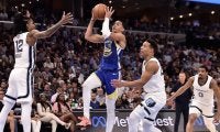 終盤の攻防を制したウォリアーズ…プールが躍動してグリズリーズ撃破／NBAプレーオフ