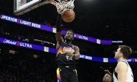 3Qに躍動したサンズがシリーズ突破へ王手…マブスを30点差で撃破／NBAプレーオフ