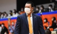 新潟が平岡富士貴HCとの契約継続を発表「多くの勝利届けられるよう尽力する」