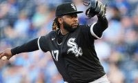 【MLB】「なんでこれがOK？」　投げそうで投げない“5段モーション”に爆笑「史上最高」