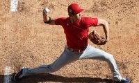 大谷翔平が右腕に巻いている黒いベルトって何？　リアル二刀流をサポートする秘密兵器