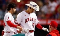 【MLB】大谷翔平が指揮官に“粋な贈り物”　勝利球を手に笑顔「ショウヘイがくれたんだ」