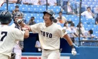 [硬式野球] 勝負を決定づけた！ 石上泰が満塁で神宮の空に初アーチ　