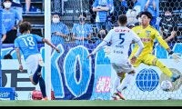 【J2「首位決戦」】横浜FCが新潟に快勝で首位返り咲き！監督・キャプテン・エースが語った“ブレイクスルーワード”「決勝戦・成長・殻を破れた」(1)