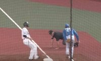 惨事を免れた「塁審の躍動感」　ハム清宮の“一歩でゲッツー”が「オシャレだ！」