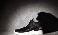 EGOZARUのバスケットボールシューズ EGO AWAKE MIDの新色「OG BLACK」発売