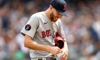 【MLB】投手を襲った恐怖の瞬間…指骨折し崩れ落ちる姿にファン「おはらいしたほうが…」