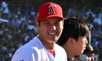 【MLB】大谷翔平を笑顔で撮影　無邪気なゲレーロJr.が「自慢気な父親みたい」「かわいいー」