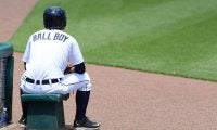 【MLB】ボールボーイの“決死ダイブ”は「アウトにするべき」　超人的な反射神経に驚愕