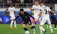 レアル・マドリードが鎌田大地フル出場のフランクフルトを下してUEFAスーパーカップを制す！ 今季初戴冠を導いたダビド・アラバとカリム・ベンゼマの｢圧巻ゴール｣