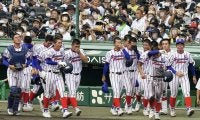 【高校野球】下関国際・坂原監督、涙のナイン称える　「下関に覚悟を持ってきてくれてありがとう」