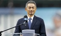 【MLB】マリナーズのイチローが球団殿堂入り、ピネラ監督から116回のキスを受けていたら「逃げ出していた」　スタジアムを爆笑の渦に