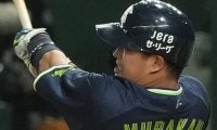 村上宗隆が3試合連発の49号ソロ　8打数連続安打＆13打席連続出塁、3戦4発で60本ペース
