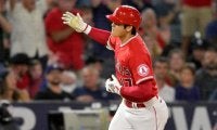 大谷翔平が「ほぼ片手で…」　米名物司会者が驚愕したHR回顧「信じられない夜だった！」
