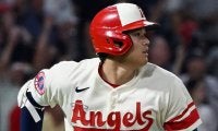 【MLB】大谷翔平の反応が「文字通り子ども」　ベンチでの“手荒い祝福”にファン興奮