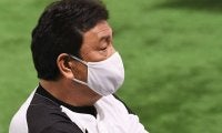 なぜスタメン抜擢の海野に5回で代打？　鷹・藤本監督が繰り出した“勝負手”の思惑