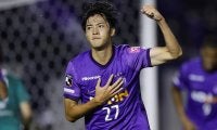 「マジで鳥肌たった」「ベッカムを超えてる」広島MF川村拓夢が後半ATに決めた60m超ロングシュートが沸く「文句なしのスーパーゴール」