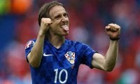 ｢最高のゴール｣!! クロアチア代表MFモドリッチのEURO2016での｢スーパーボレーに再脚光｣! 37歳の誕生日を迎えて｢祝福の声続々｣