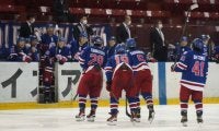 [アイスホッケー] 粘って決めた７得点　連覇へ向けて白星発進！
