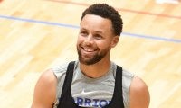 NBA大スターが日本の少女に“神対応”　優しいバスケ教室に米和む「なんて可愛いの」