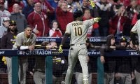 【MLB 優勝決定S】ヘルメット蹴り飛ばしブチ切れ猛抗議　“疑惑の判定”に不満「四球になるべきだった」