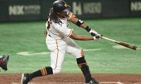 巨人ウォーカーが侍サブマリン粉砕　左翼へ勝ち越し3ラン、弾丸ライナーで場内騒然