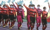 奇抜過ぎて日本の高校生が世界中で話題に！ 高川学園が見せたセットプレーでの“トルメンタ”が不発に終わる