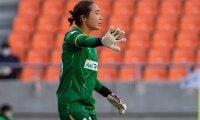「私が守りきれば、負けることはない。GK松本真未子は冷静なプレーに、熱い思いを忍ばせる」