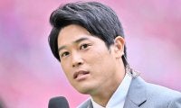 「ウッチー顔ちっちゃいな」元日本代表・内田篤人氏と横浜FCマスコットの「2ショット」が反響！ 「かわいい＆かわいい」