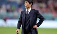 森保監督がストラスブール移籍のパリ五輪世代のアタッカーを視察！川島永嗣との3ショットが反響「A代表入りさせるしか」