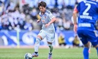 日本代表・名波浩コーチらがJ2の試合を視察！ 8055人のサポーターとともにベガルタ仙台と町田の試合に熱視線