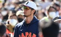 侍Jキャンプでアクシデント　ダルビッシュのサイン求めファン殺到…柵外れ騒然