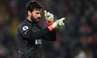 「カリウスに変装した」マドリー相手にやってはいけないミスを犯したリバプール守護神アリソンに海外メディアも辛辣